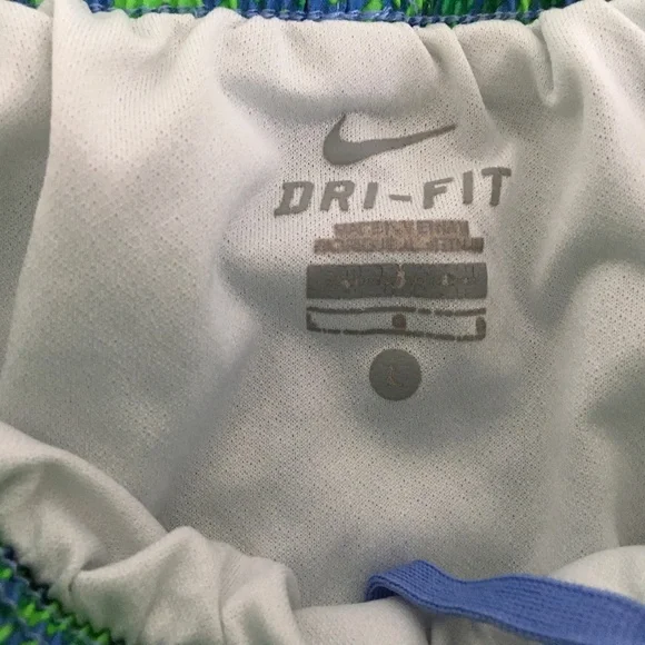 NIKE DRYFIT RUNNING SHORTS WITH PANTY LINING GIRLS SIZE LARGE - Picture 2 of 6